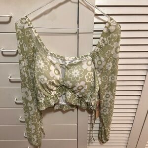 Cute Long Sleeve Cropped Flower Top🌸 Madden NYC boho